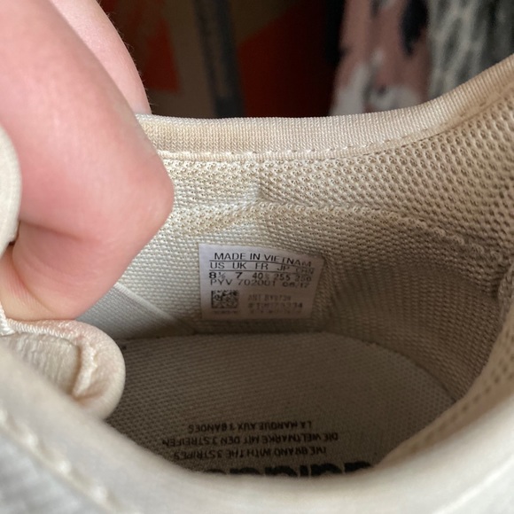 Adidas Runner - Picture 2 of 2